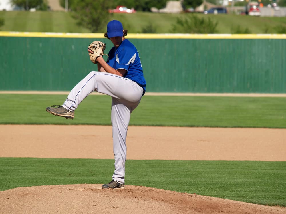 baseball pitcher balk